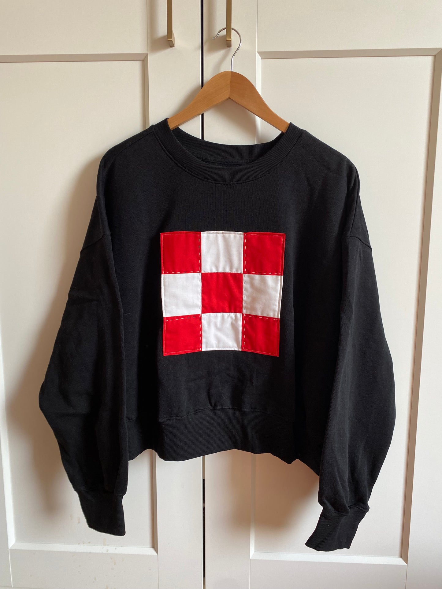 Red & White Check / Cropped Sweatshirt