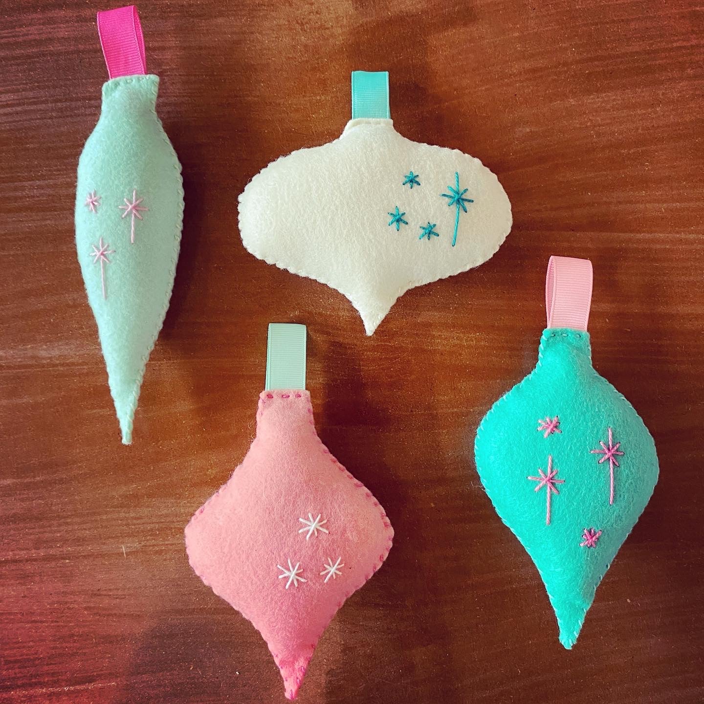 Retro Ornaments That Don't Break / Aqua