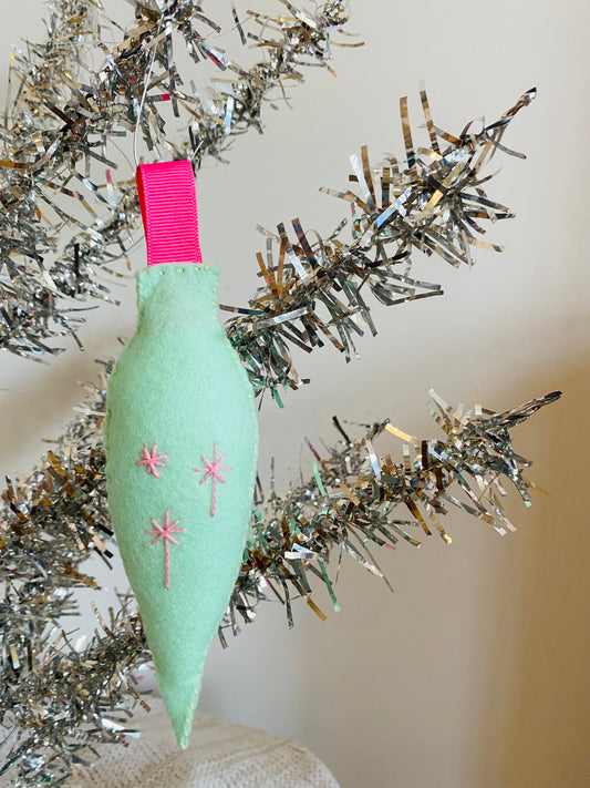 Retro Ornaments That Don't Break / Mint